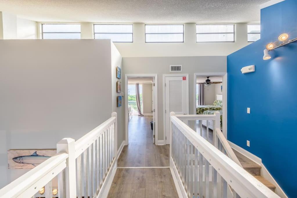 St Thomas - Waterfront Penthouse Sleeps 16 W Pool & Boat Dock * Cayo Hueso