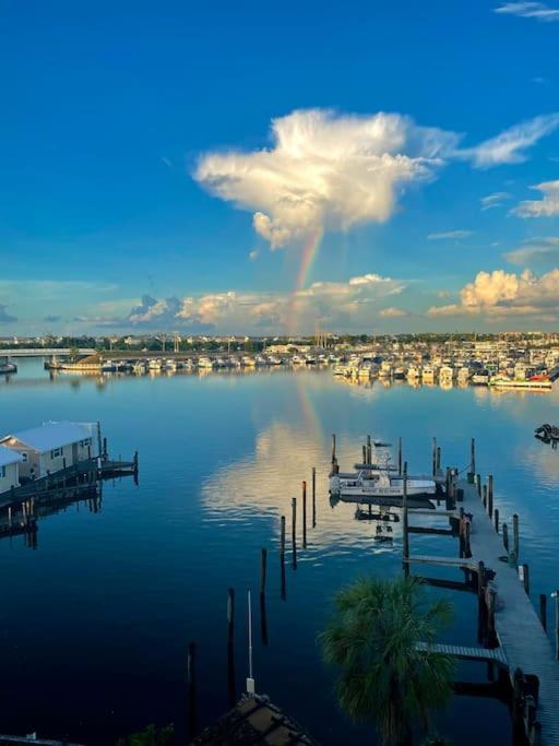St Thomas - Waterfront Penthouse Sleeps 16 W Pool & Boat Dock * Cayo Hueso