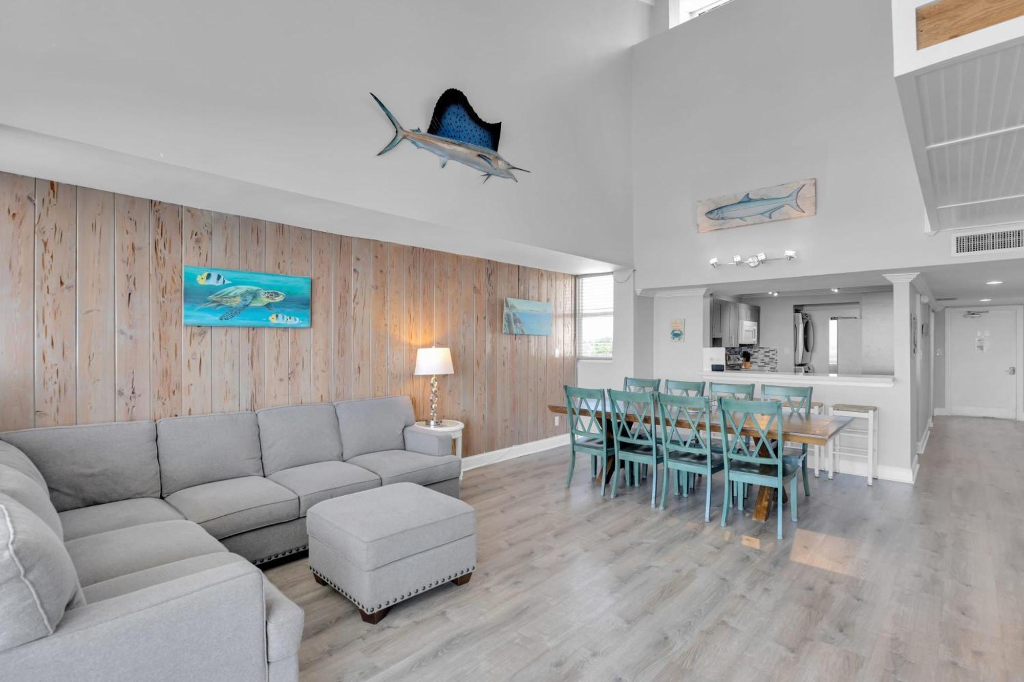 St Thomas - Waterfront Penthouse Sleeps 16 W Pool & Boat Dock Cayo Hueso