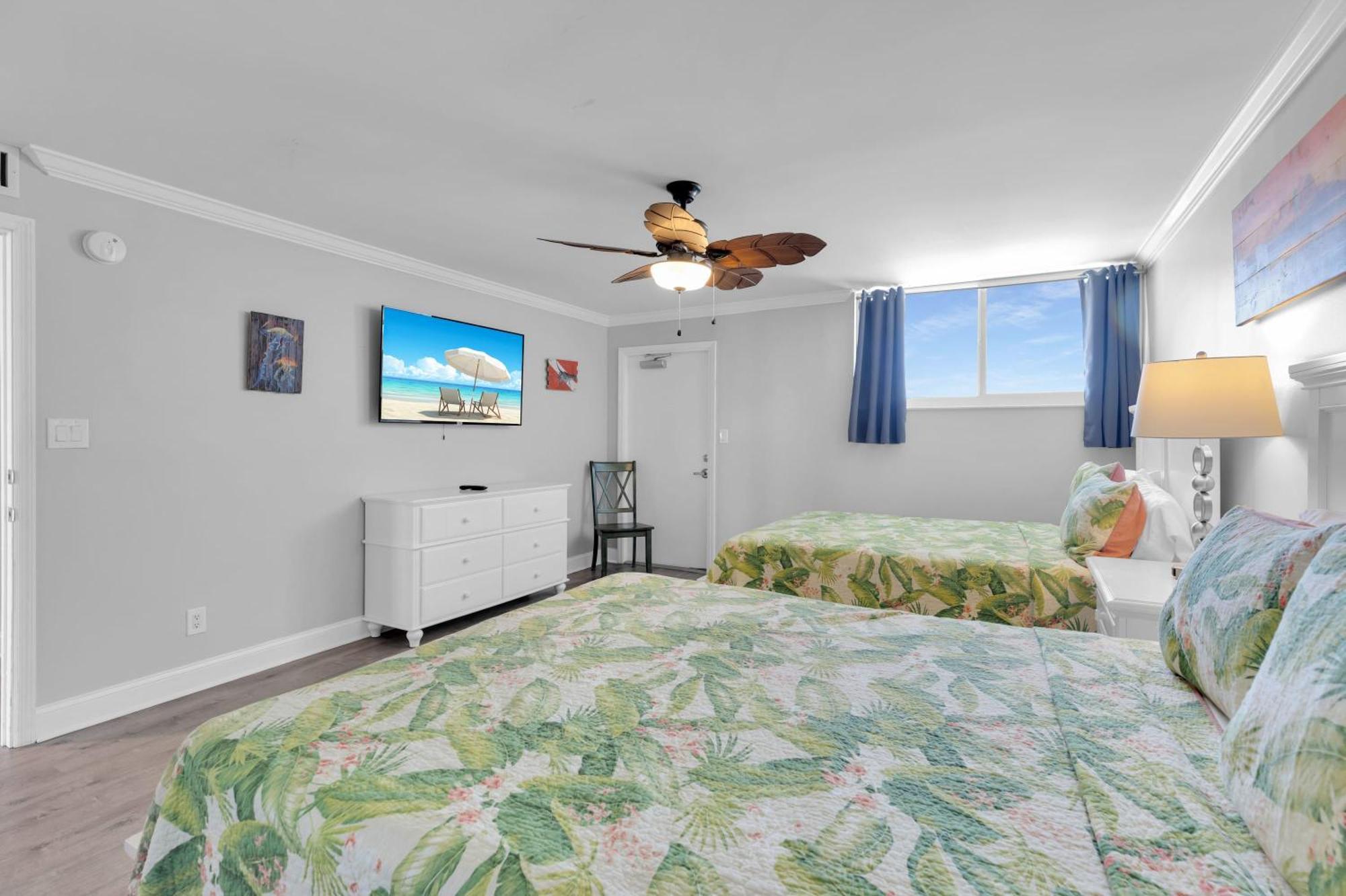 St Thomas - Waterfront Penthouse Sleeps 16 W Pool & Boat Dock Cayo Hueso