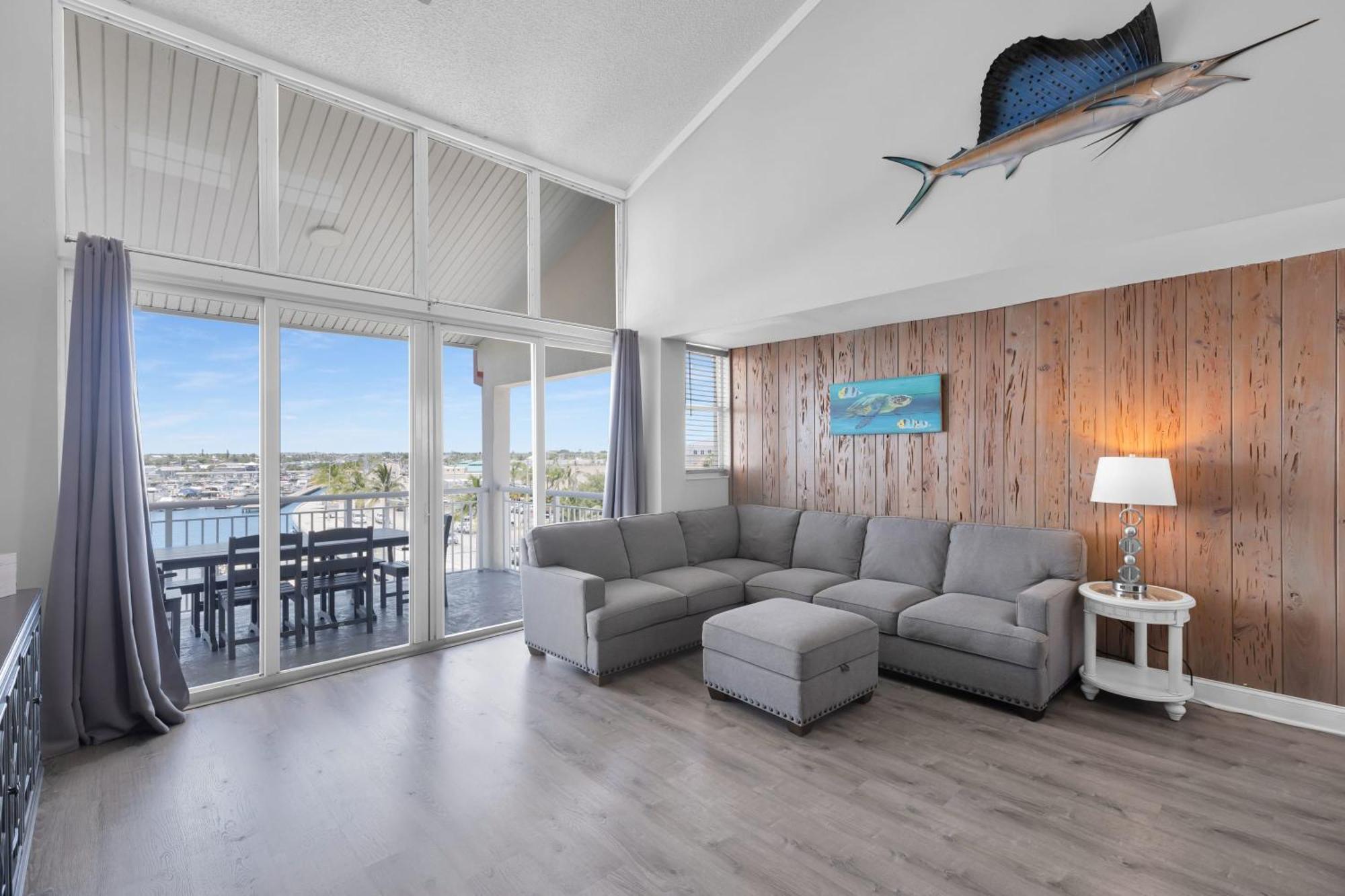 St Thomas - Waterfront Penthouse Sleeps 16 W Pool & Boat Dock Сasa de vacaciones