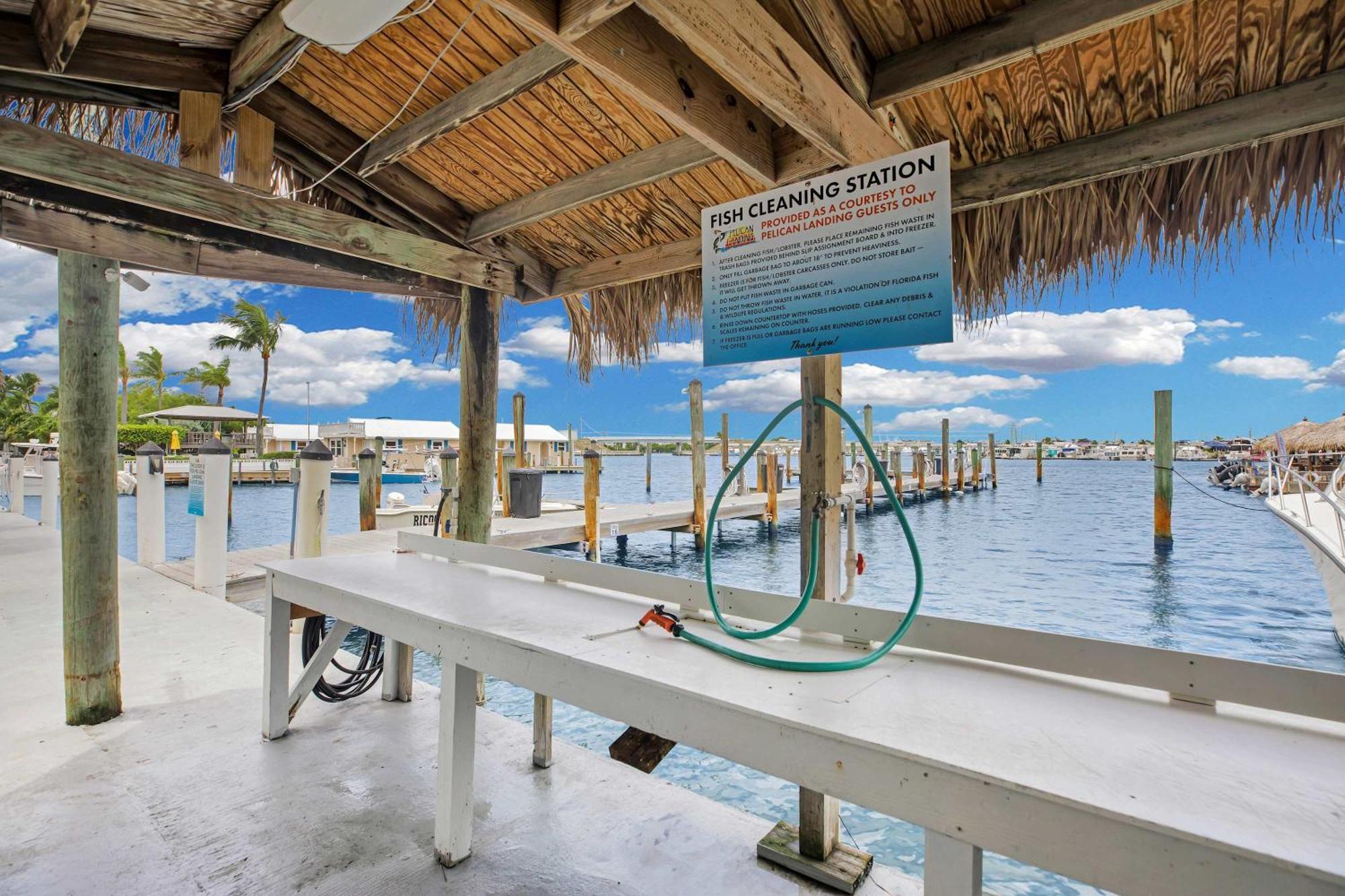 St Thomas - Waterfront Penthouse Sleeps 16 W Pool & Boat Dock Cayo Hueso