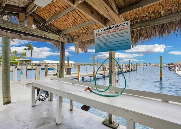 St Thomas - Waterfront Penthouse Sleeps 16 W Pool & Boat Dock