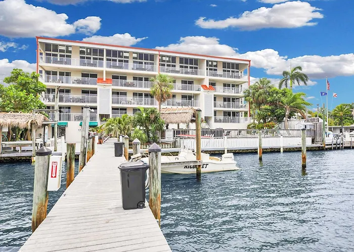 St Thomas - Waterfront Penthouse Sleeps 16 W Pool & Boat Dock
