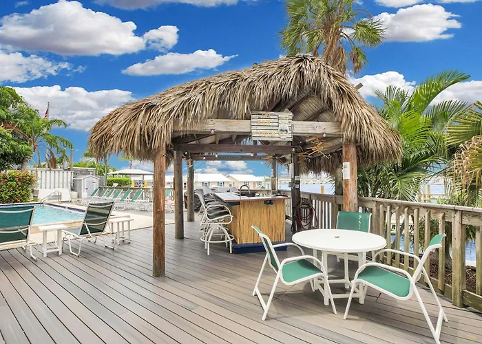 St Thomas - Waterfront Penthouse Sleeps 16 W Pool & Boat Dock
